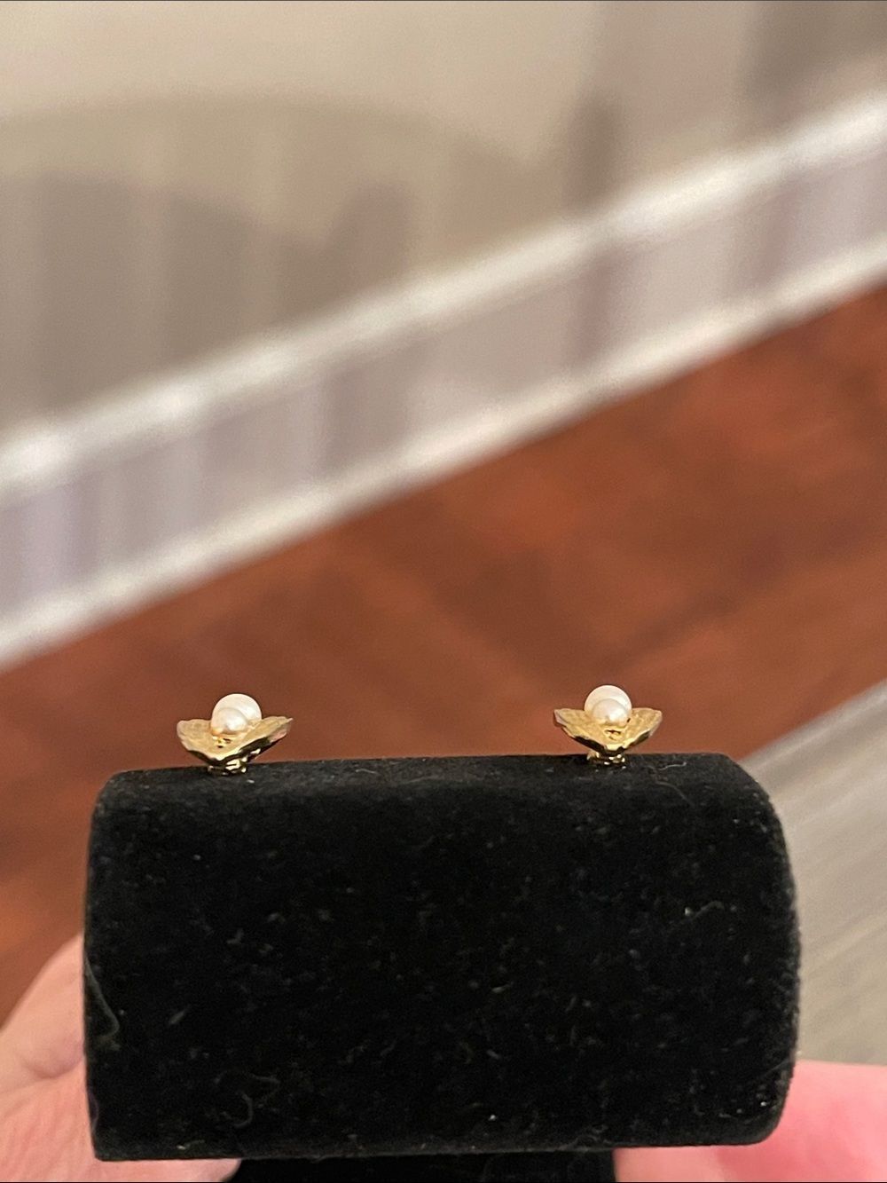 Vintage “Peas in a Pod" Costume Earrings Gold-tone & Faux Pearls Post Earrings - Picture 13 of 14